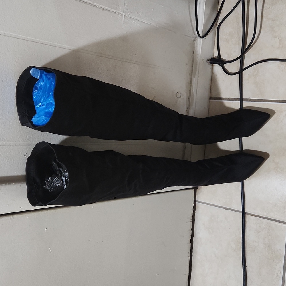 High heel shoe